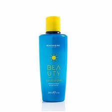 Шампунь Emmebi Italia Beauty Sun, 200 мл. Продукт надає очищувальну, відновлювальну та зволожувальну дію, ефективно видаляє залишки солі та хлору, надає волоссю шовковистості, захищає його колір, регулює гідробаланс після перебування на сонці.